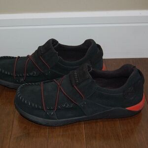 Manitobah Mukluks Shoes size 11